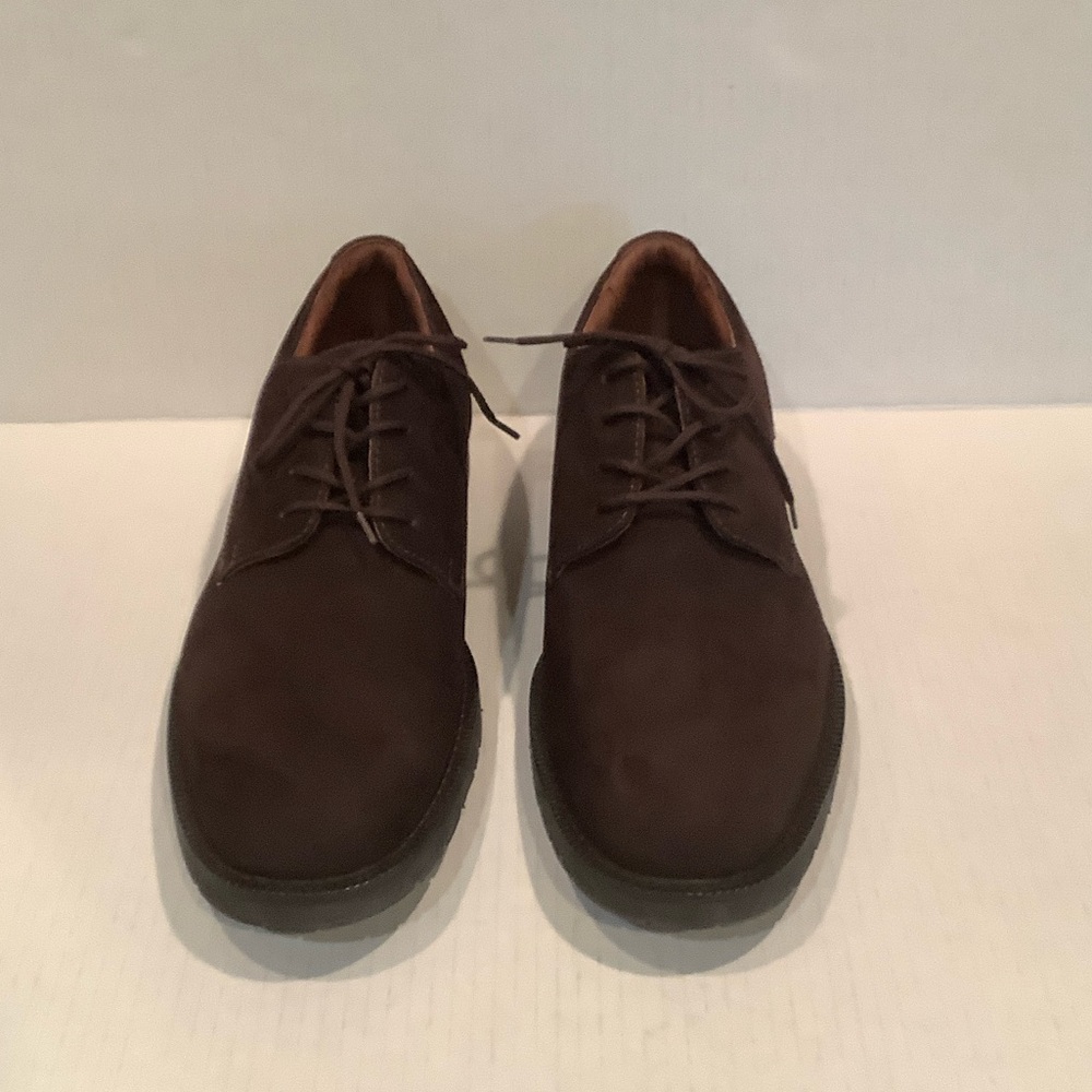 G.H. Bass & Co. Dark Brown Suede Oxfords men’s size 11M